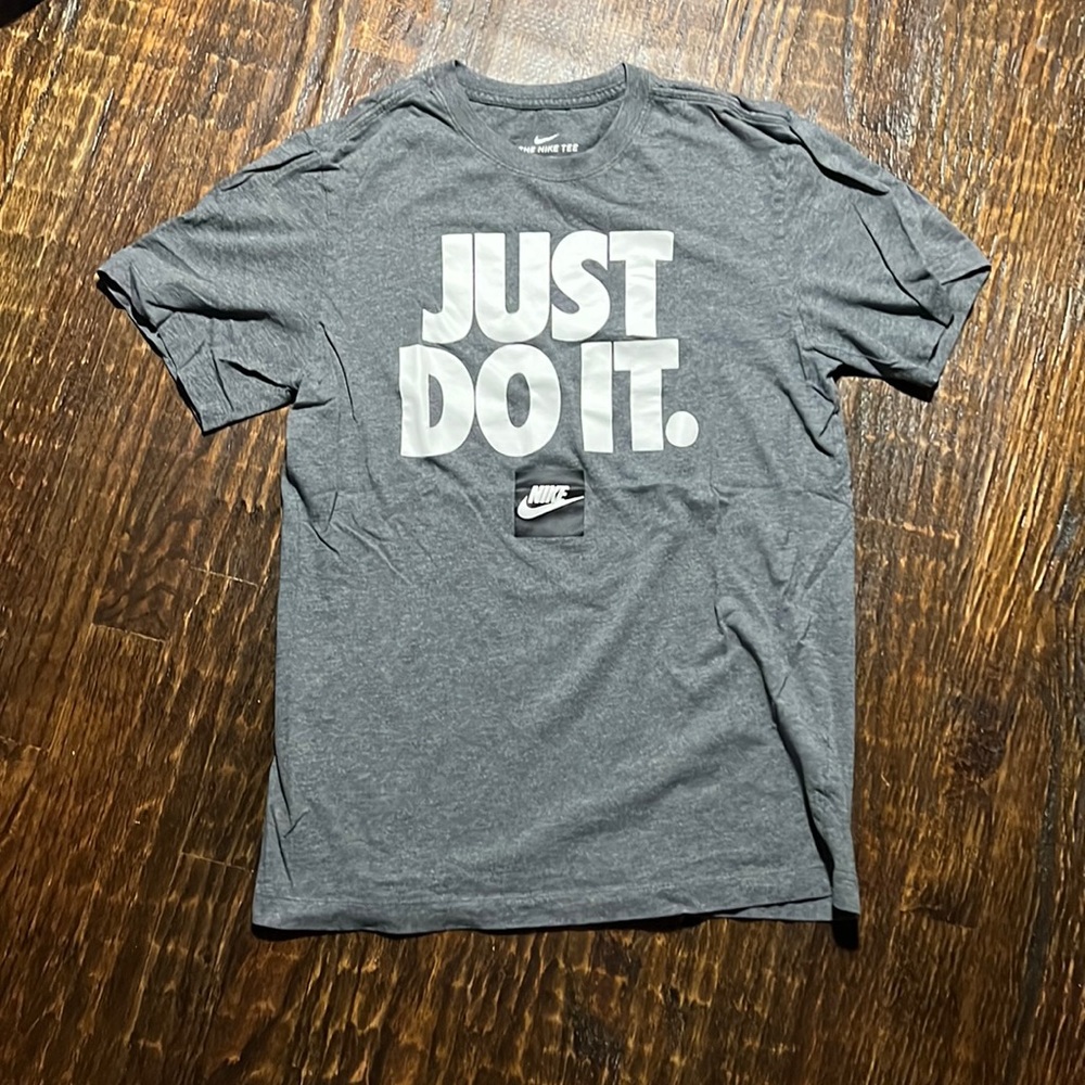 Nike Just Do It tee! Lightly used